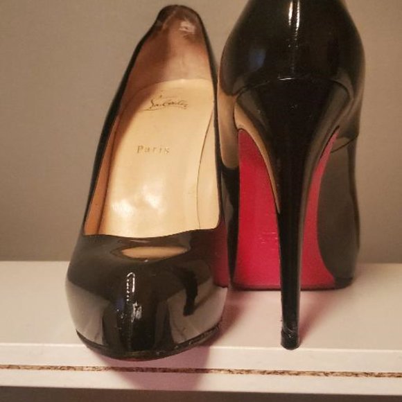 CHRISTIAN LOUBOUTIN PATENT LEATHER PUMPS - Picture 7 of 7